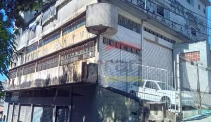 Prédio comercial Peri