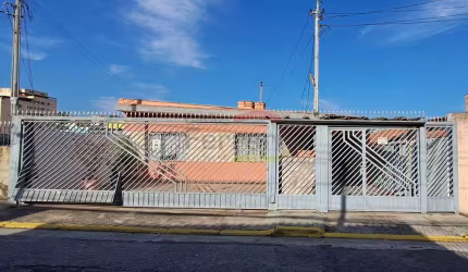 Casa térrea região Jardim Centenário área total 264m²