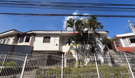 Sobrado no Jardim França, bairro residencial mais procurado da Zona Norte. 3 dormitórios e 4 vagas.