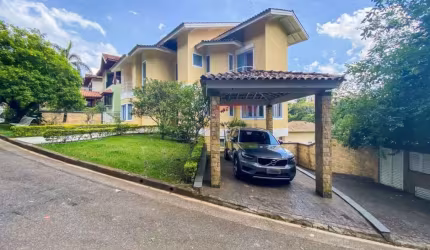 Condomínio fechado, 4 suites, 4 vagas !!!