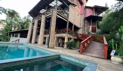 Casa em Condomínio Fechado com 3 Quartos Serra da Cantareira