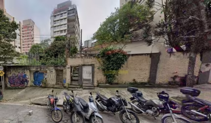Terreno 600m² em Pinheiros | Localização Privilegiada | Ideal para Construção | ZM