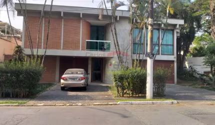 CASA TÉRREA JARDIM SÃO BENTO - 4 SUÍTES. 7 VAGAS. 332 M2 A/C.