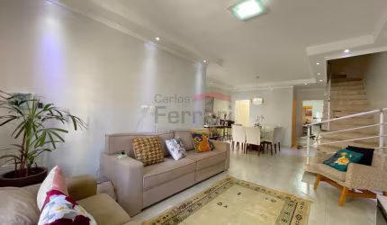 Casa à venda em Santana 4 suítes e 4vagas de garagem.