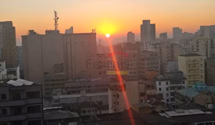 Apartamento 45m²  com Varanda   à 5 minutos a pé do metro Santa Cecília