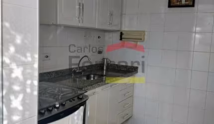 Apartamento 3 dormitórios, suíte, 2 vagas na Santa Terezinha. Vago.