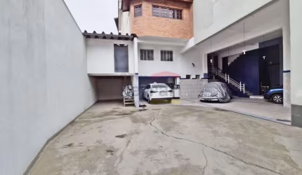 Sobrado na Parada Inglesa, com 330m² construídos, comercial/residencial