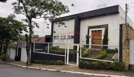 Sobrado nas Palmas do Tremembé, com 5 quartos, 8 vagas de garagem e piscina