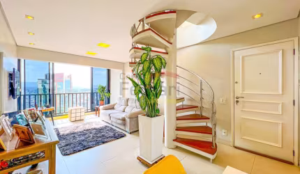 Cobertura duplex a venda toda mobiliada, 172 metros, piscina e churrasqueria, varanda com vista.