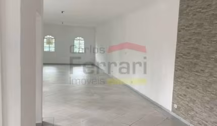 Sobrado comercial para locação na Avenida Água Fria!