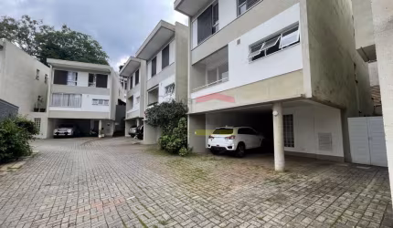 CASA EM CONDOMINIO FECHADO TREMEMBE .