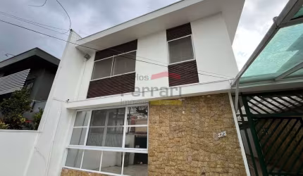 Casa Comercial à venda em Santana próximo ao Metro com 400m2 com 10 vagas.