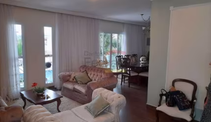 CASA TÉRREA NO JARDIM TREMEMBÉ COM 3 DORMITÓRIOS, SENDO 1 SUÍTE, EDÍCULA + GARAGEM PARA 5 CARROS
