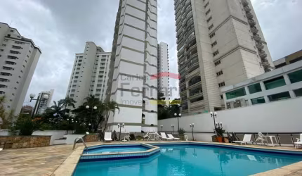 Excelente apto com 5 vagas na garagem