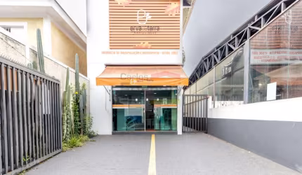 Sobrado Comercial para Locação na Rua Augusto Tolle ? Excelente Localização e Desconto Especial!