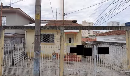 Casa Assobradada na Vila Mazzei precisa de reforma