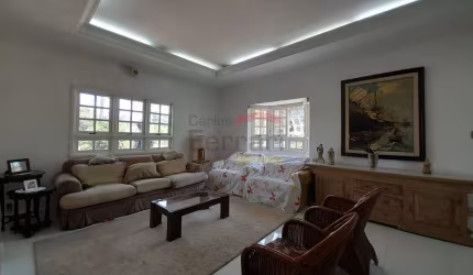 Casa com piscina Irmãos Arnoni !