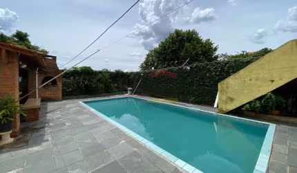Sobrado à venda no Jardim França , 5 dormitórios, 1 suíte, 3 vagas, churrasqueira e piscina