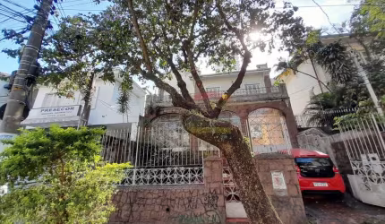 Casa Assobradada à Venda  no Tremembé  - com 400 m2