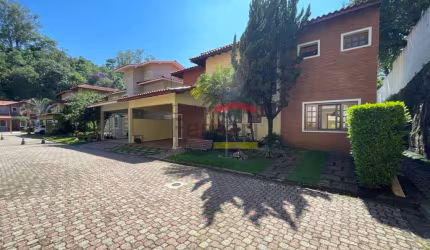 TREMEMBE Casa de Condomínio 4 dormitórios.