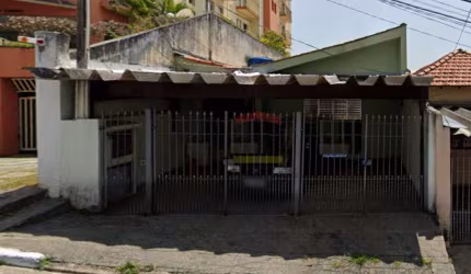 CASA TÉRREEA COM  3 DORMITÓRIOS, SENDO 1 SUÍTE, 2 VAGAS + QUINTAL COM CHURRASQUEIRA