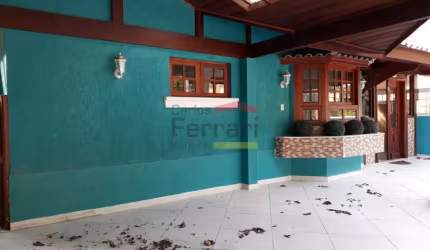 Casa em condomínio fechado Horto
