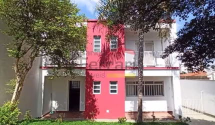 CASA AMPLA PARA LOCAÇÃO EM EXCELENTE LOCALIZAÇÃO!