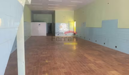 Imóvel comercial de 280M2 em Santana, avenida movimentada, estacionamento para 2 veículos.
