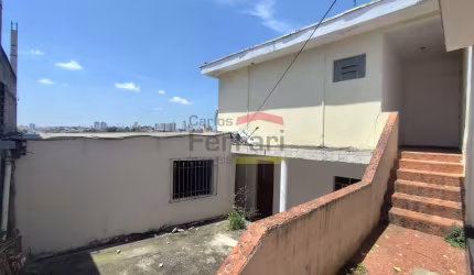 Casa na Vila Mazzei, ideal para construtores