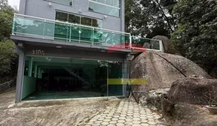 Sobrado para locação com excelente projeto!