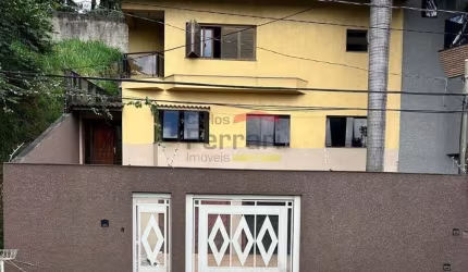 Sobrado no Jardim Guapira com 4 suítes, 6 vagas de garagem