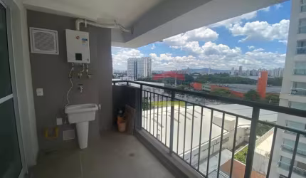 Apartamento na Barra Funda com 2 dormitórios, varanda e 1 vaga para moto. Condomínio lazer completo.