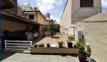 Casa com 3 moradias no Bairro de Santa Teresinha com terreno de 10 X 37
