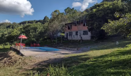 Chácara / sítio com 3 quartos à venda no Desvio Rizzo, Caxias do Sul  por R$ 1.612.000