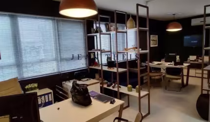 Sala comercial à venda no Centro, Caxias do Sul  por R$ 295.000