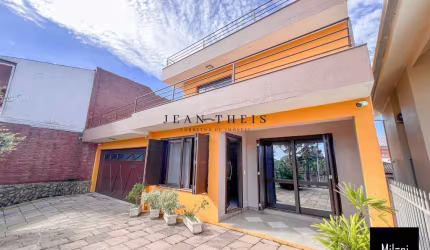 Casa com 3 quartos à venda no Charqueadas, Caxias do Sul  por R$ 895.000