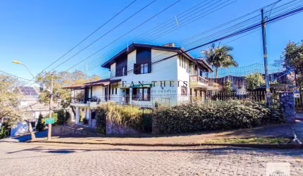 Casa com 3 quartos à venda no Cinqüentenário, Caxias do Sul  por R$ 1.100.000