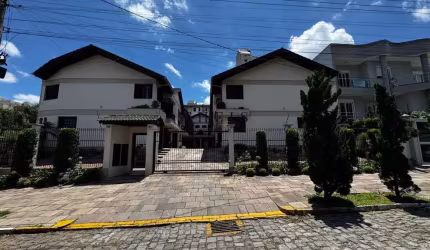 Casa com 3 quartos à venda no Sagrada Família, Caxias do Sul  por R$ 650.000