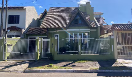 Sobrado com piscina no Moinhos de Vento