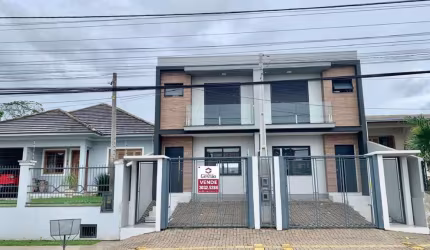 Excelente Sobrado c/ 3 Dormitórios no Bairro Igara
