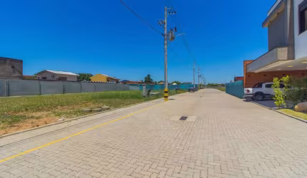 Oportunidade: Terreno em Condomínio com área de lazer completa em Canoas, Rio Branco - Confira!