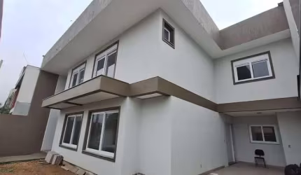 Casa com 3 Quartos e 4 banheiro