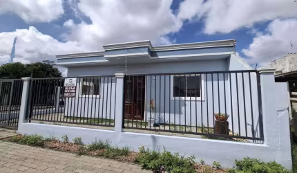 Linda Casa com 02 dormitórios para Alugar em Canoas, Niterói.