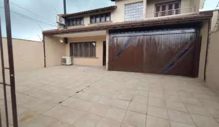 Casa para Alugar no bairro Harmonia, Canoas. Ótima oportunidade!