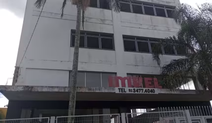 Prédio com mezanino