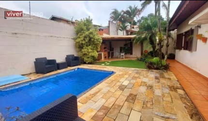 Casa com 3 dormitórios à venda, 228 m² por R$ 1.150.000,00 - Vila Petrópolis - Atibaia/SP