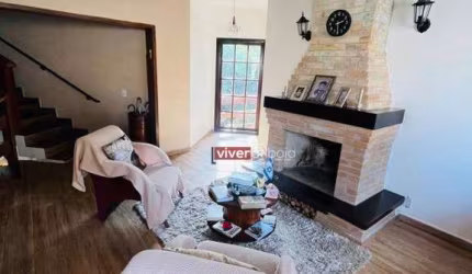 Linda casa com jeitinho de Chalé !! Próxima aos melhores comércios de Atibaia! 03 dormitórios, sendo 01 suíte completa!