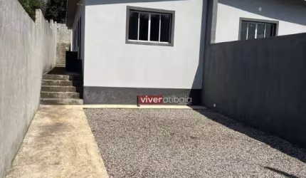 OPORTUNIDADE! CASA À VENDA NO JD. COLONIAL! 02 QUARTOS SENDO 01 SUÍTE! TERRENO DE 220M2