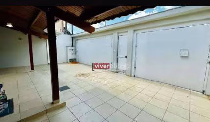 Casa com 3 dormitórios para alugar, 267 m² por R$ 5.500/mês - Jardim Alvinópolis - Atibaia/SP