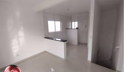 CASA ALTA COM SACADA E EM CONDOMÍNIO - 61M² - PRÓXIMO DE TODO COMÉRCIO EM GERAL EM PG.